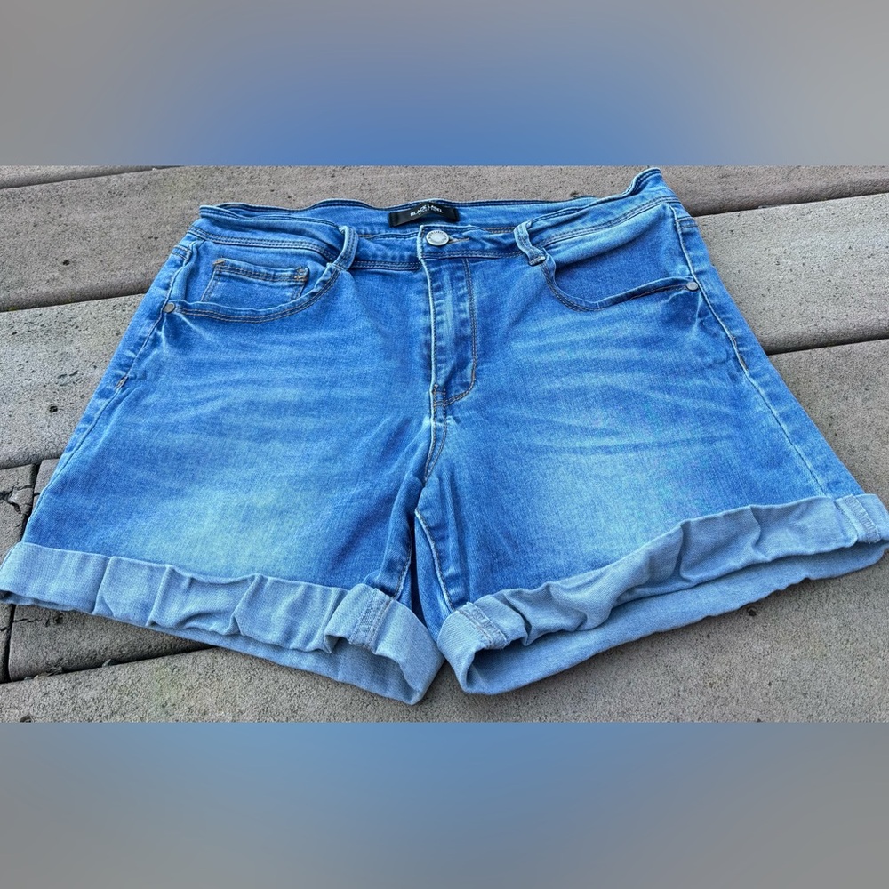 Black Label Light Blue Jean Shorts size L